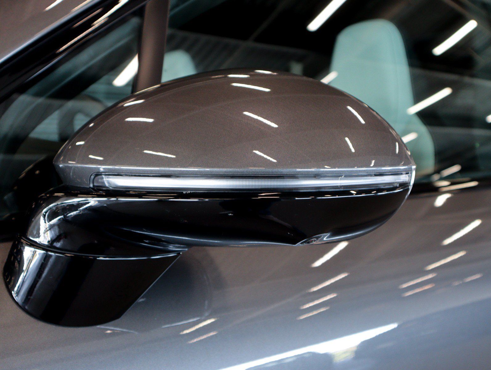 Certified 2025 Porsche Cayenne GTS AWD/4WD image 31