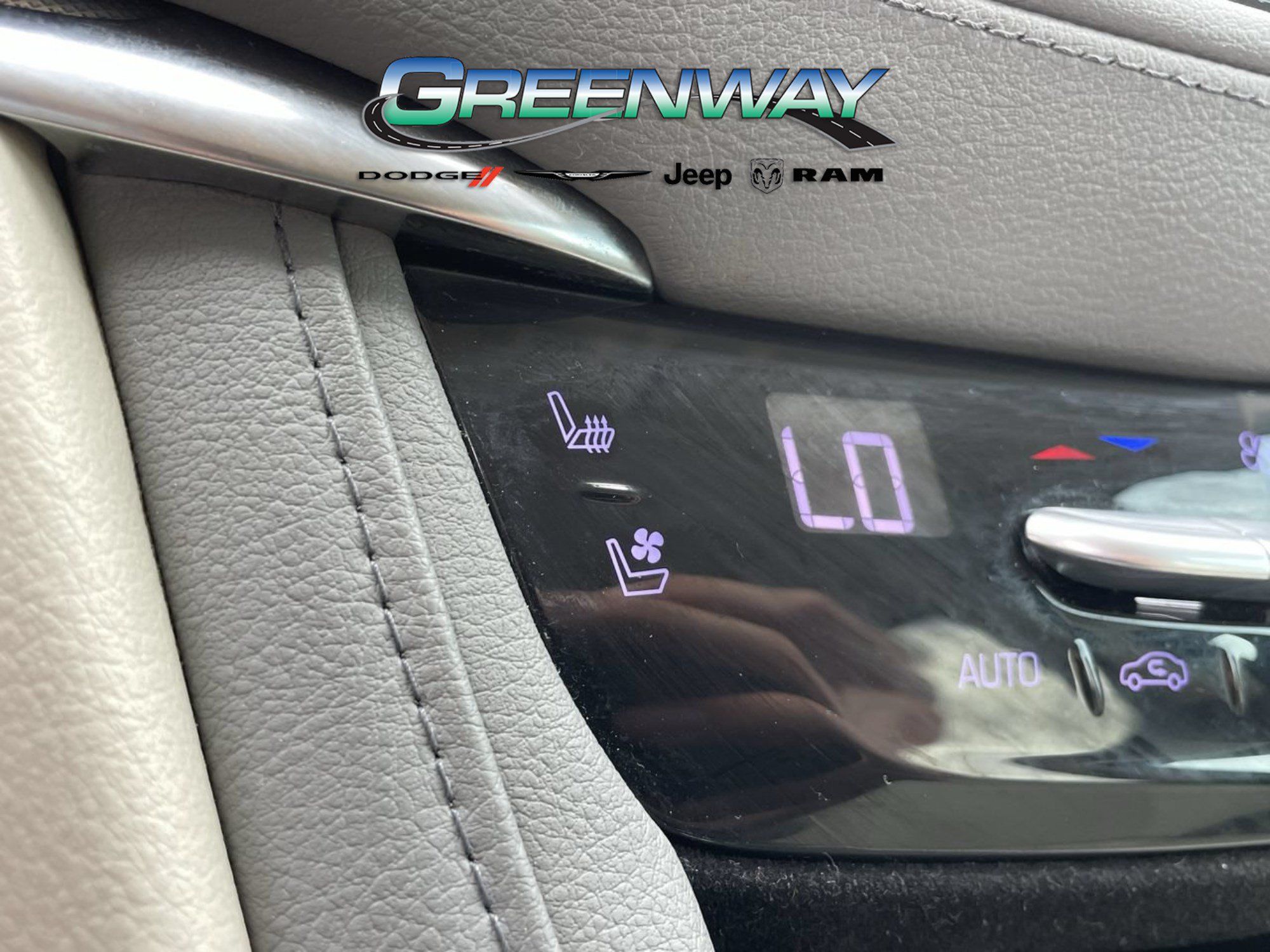 Used 2017 Cadillac XT5 Premium Luxury FWD image 25