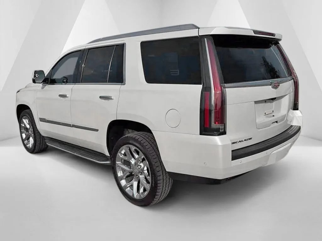 Used 2018 Cadillac Escalade Luxury AWD/4WD image 5