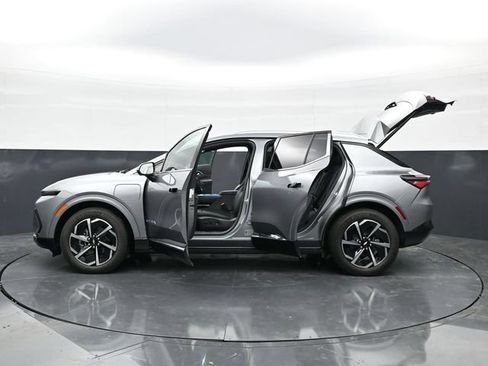 Used 2025 Chevrolet Equinox EV LT w/ Convenience Package FWD image 45