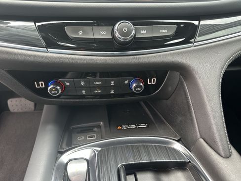 Certified 2024 Buick Enclave Essence FWD image 34