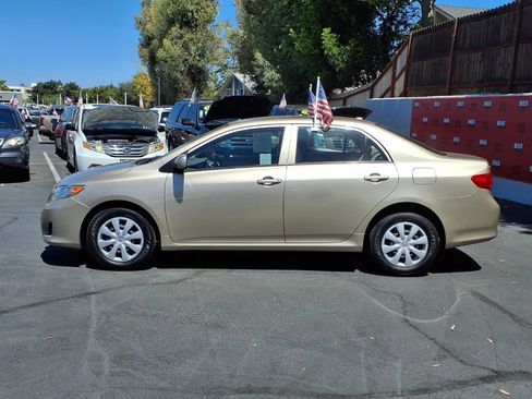 Used 2009 Toyota Corolla LE FWD image 4