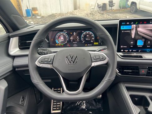 New 2026 Volkswagen Tiguan SE R-Line AWD/4WD image 23