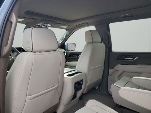 New 2026 GMC Yukon Denali w/ Sun & Power Step Package image 18