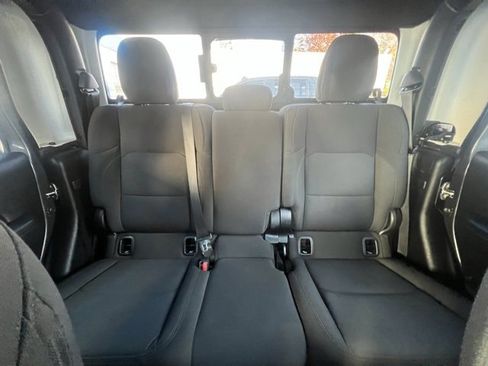 Used 2023 Jeep Gladiator Sport image 36