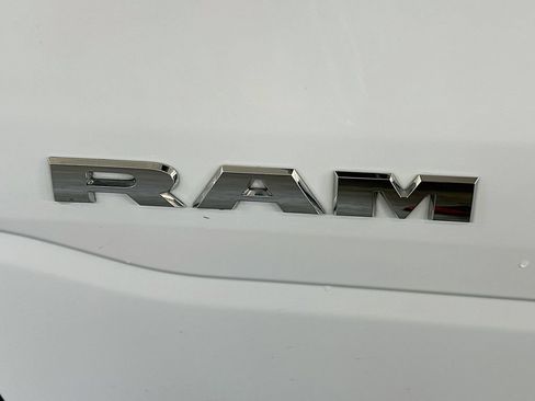 Used 2024 RAM 1500 Laramie AWD/4WD image 38