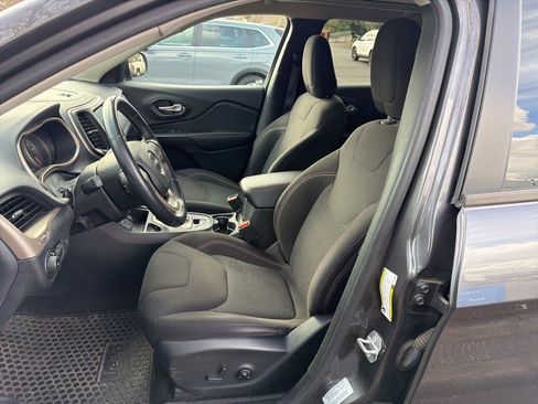 Used 2017 Jeep Cherokee 75th Anniversary image 8