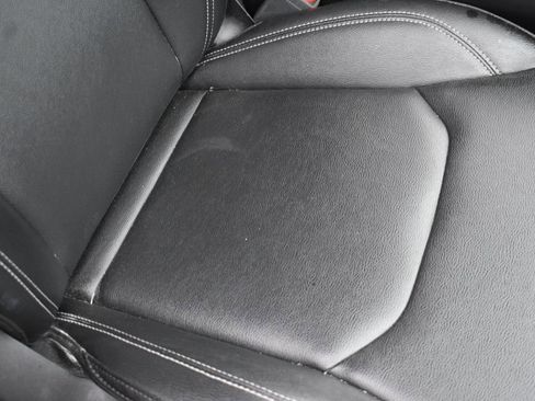 Used 2025 Jeep Compass Limited image 24