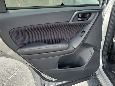 Used 2018 Subaru Forester 2.5i Premium AWD/4WD image 12
