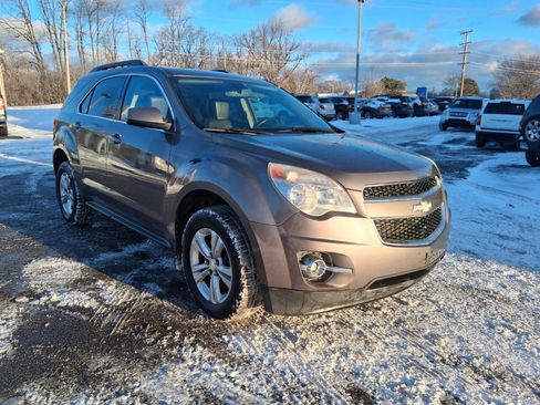 Used 2010 Chevrolet Equinox LT image 3