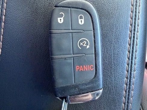 Used 2022 Jeep Compass Limited image 16