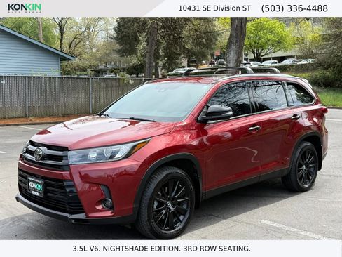 Used 2019 Toyota Highlander SE w/ Nightshade Edition image 1