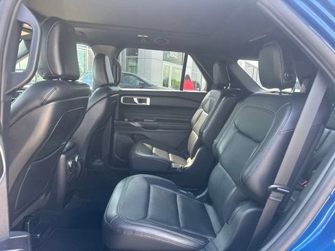 Used 2020 Ford Explorer XLT w/ Equipment Group 202A AWD/4WD image 9