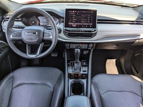 Used 2023 Jeep Compass Limited image 15