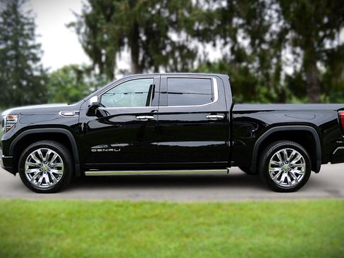Used 2024 GMC Sierra 1500 Denali AWD/4WD image 8