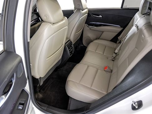 Used 2023 Cadillac XT4 Luxury image 40