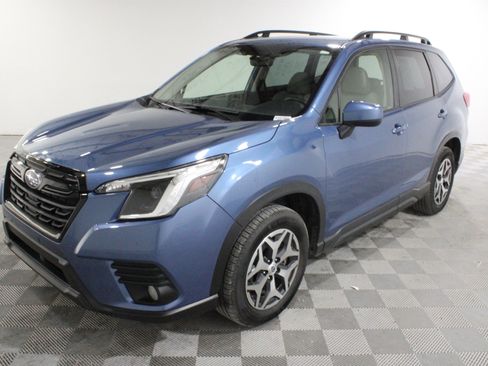 Used 2022 Subaru Forester Premium AWD/4WD image 31