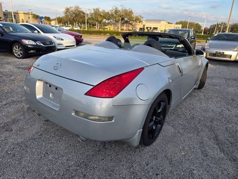 Used 2007 Nissan 350Z Enthusiast RWD image 7