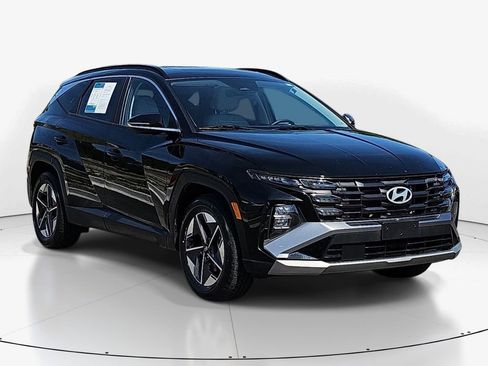 Used 2025 Hyundai Tucson SEL FWD image 3