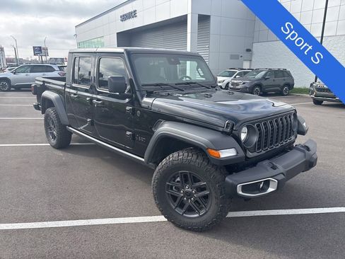 Used 2025 Jeep Gladiator Sport image 1