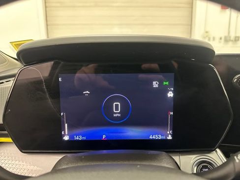 Used 2024 Chevrolet Trax LT w/ Driver Confidence Package FWD image 26