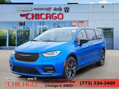 New 2026 Chrysler Pacifica Select w/ S Appearance Package