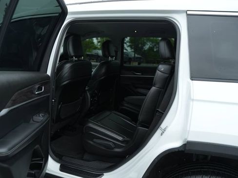 Used 2023 Jeep Grand Cherokee L Limited AWD/4WD image 15