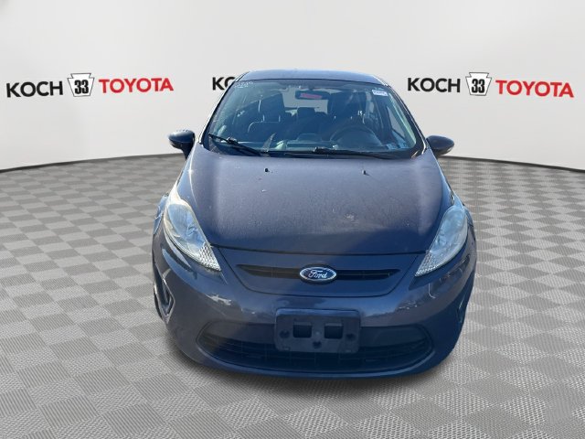 Used 2013 Ford Fiesta SE FWD image 2