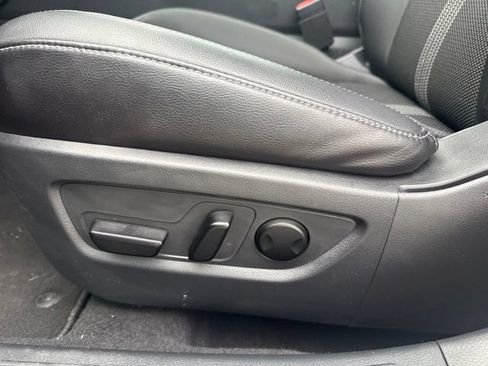 Used 2025 MAZDA CX-50 AWD 2.5 S w/ Premium Package image 13