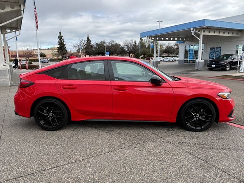 Used 2023 Honda Civic Sport image 4