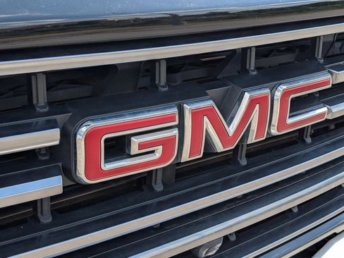 Used 2023 GMC Sierra 2500 AT4 w/ AT4 Preferred Package image 5