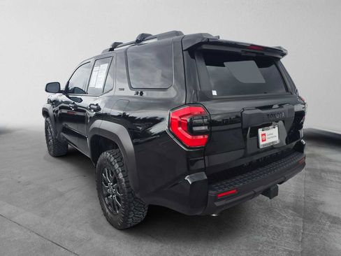 Certified 2025 Toyota 4Runner SR5 AWD/4WD image 5