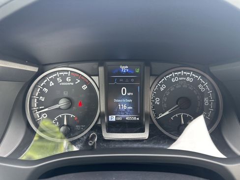 Used 2023 Toyota Tacoma TRD Sport w/ Technology Package AWD/4WD image 16