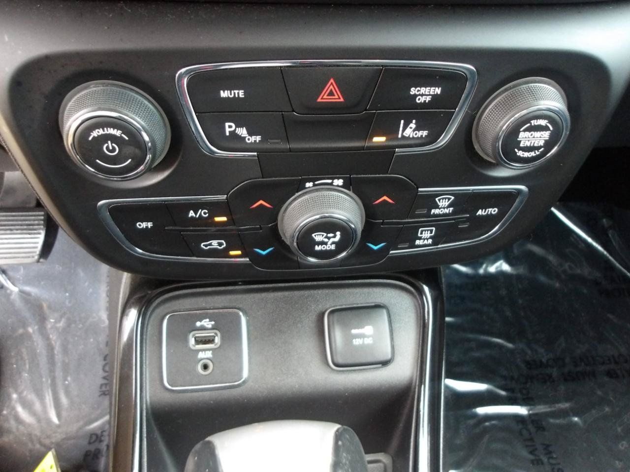 Used 2018 Jeep Compass Limited w/ Navigation Group FWD image 24