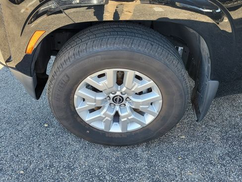 Used 2022 Nissan Frontier SV image 36