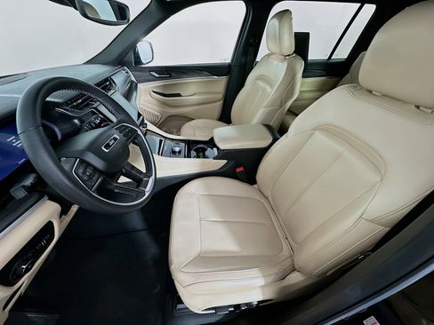 Used 2023 Jeep Grand Cherokee L Limited w/ Luxury Tech Group II image 13