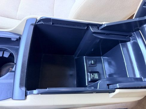 Used 2010 Honda Accord LX image 39
