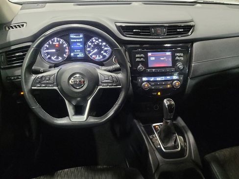 Used 2017 Nissan Rogue SV image 22