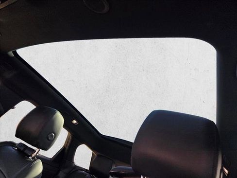 Certified 2023 Land Rover Range Rover Evoque R-Dynamic SE image 15