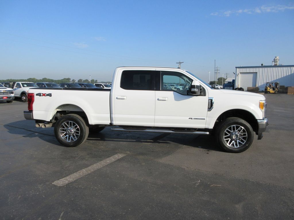 Used 2017 Ford F250 Lariat AWD/4WD image 2