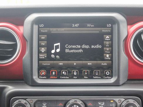 Used 2023 Jeep Wrangler Unlimited Rubicon AWD/4WD image 15