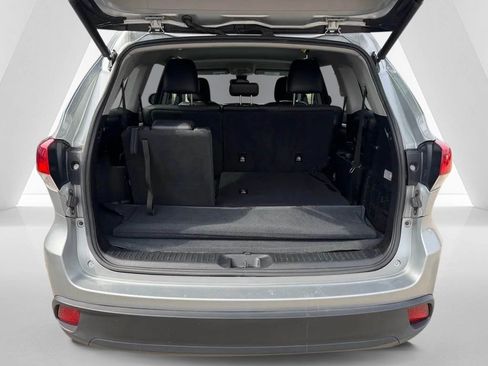 Used 2017 Toyota Highlander Plus w/ Carpet Mat Package image 35