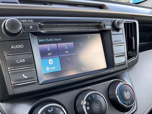 Used 2015 Toyota RAV4 LE image 30