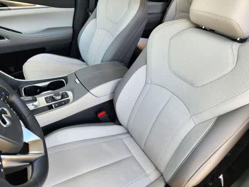 Certified 2026 INFINITI QX60 Luxe w/ Cargo Package image 9