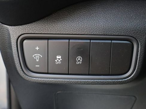 Used 2025 Kia Soul LX FWD image 28