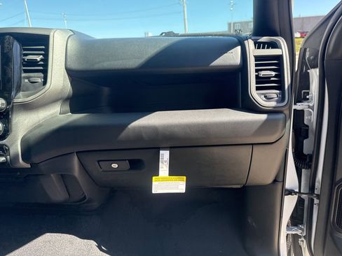 New 2026 RAM 1500 Express AWD/4WD image 28