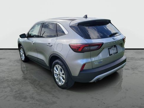 Used 2024 Ford Escape Active AWD/4WD image 3