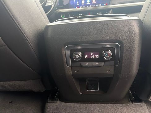 Used 2025 Chevrolet Tahoe LT AWD/4WD image 37