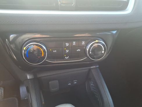 Used 2024 Chevrolet TrailBlazer LT FWD image 18