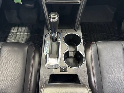 Used 2017 Chevrolet Equinox Premier w/ Enhanced Convenience Package FWD image 18